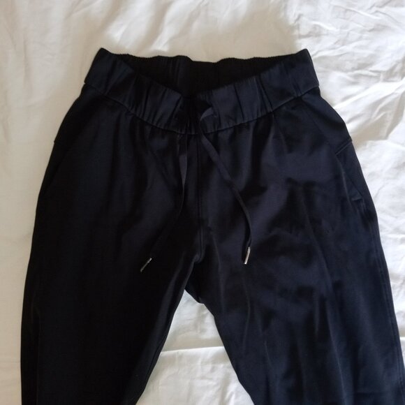 NWOT Lululemon On The Fly Pant *28" Black - Picture 10 of 10